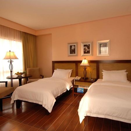 Planta Centro Bacolod Hotel & Residences Exterior photo