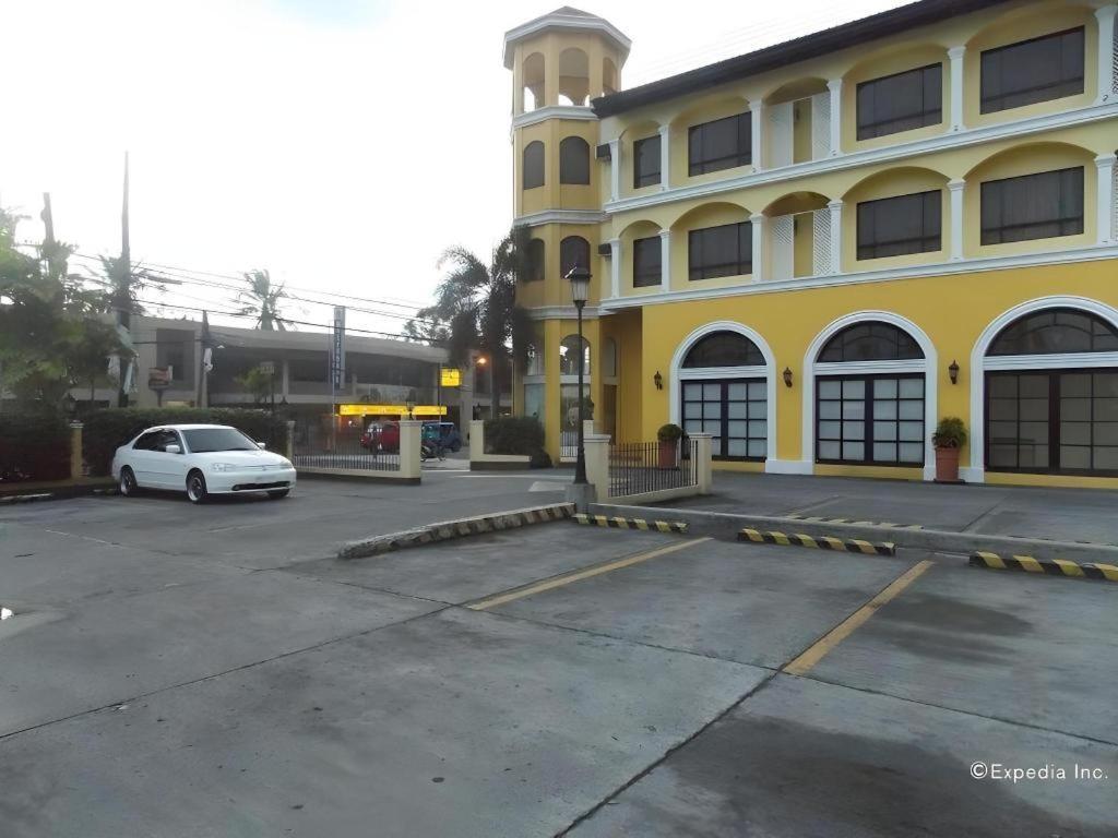 Planta Centro Bacolod Hotel & Residences Exterior photo