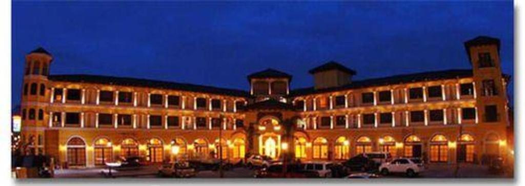 Planta Centro Bacolod Hotel & Residences Exterior photo