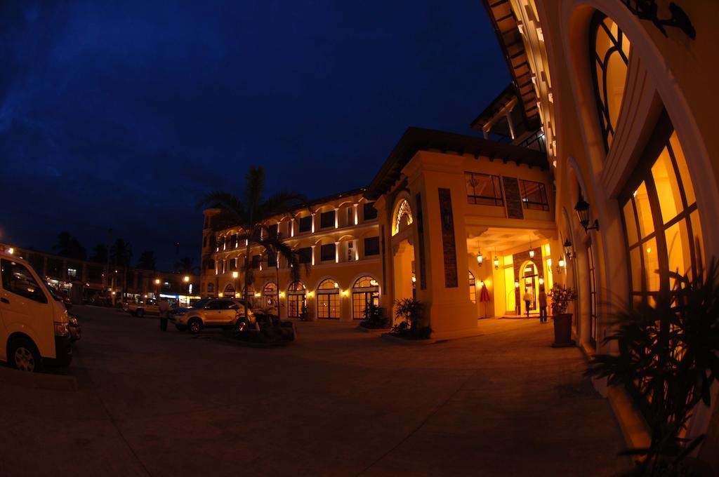 Planta Centro Bacolod Hotel & Residences Exterior photo