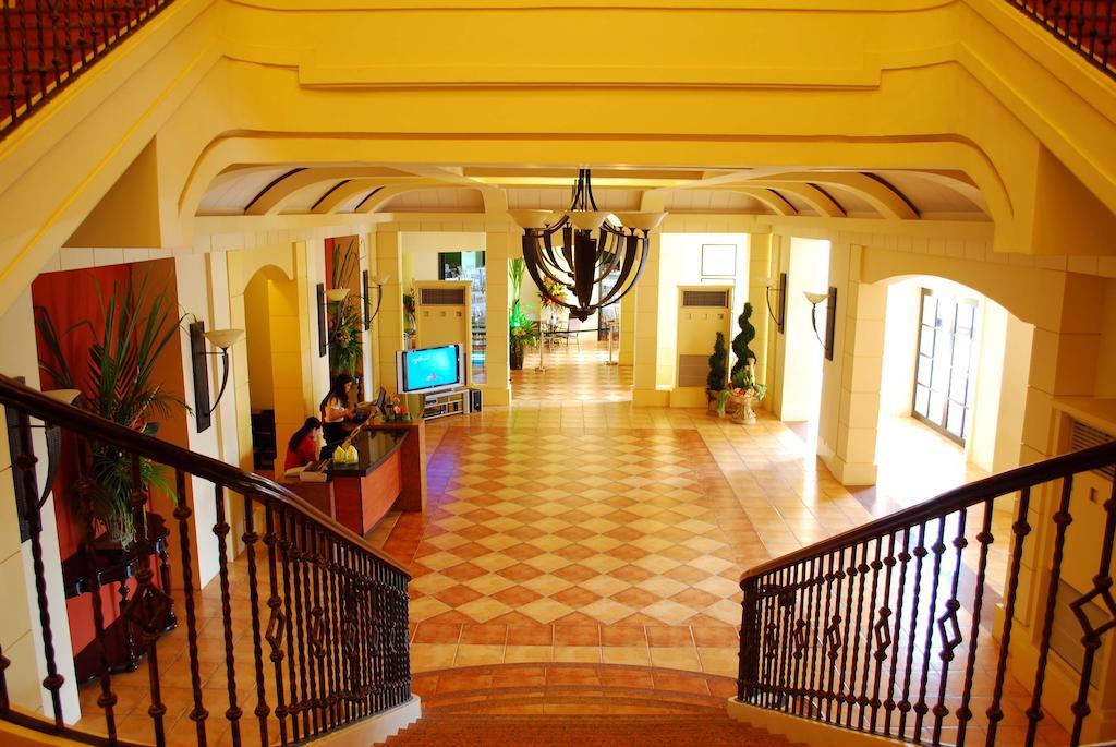 Planta Centro Bacolod Hotel & Residences Exterior photo